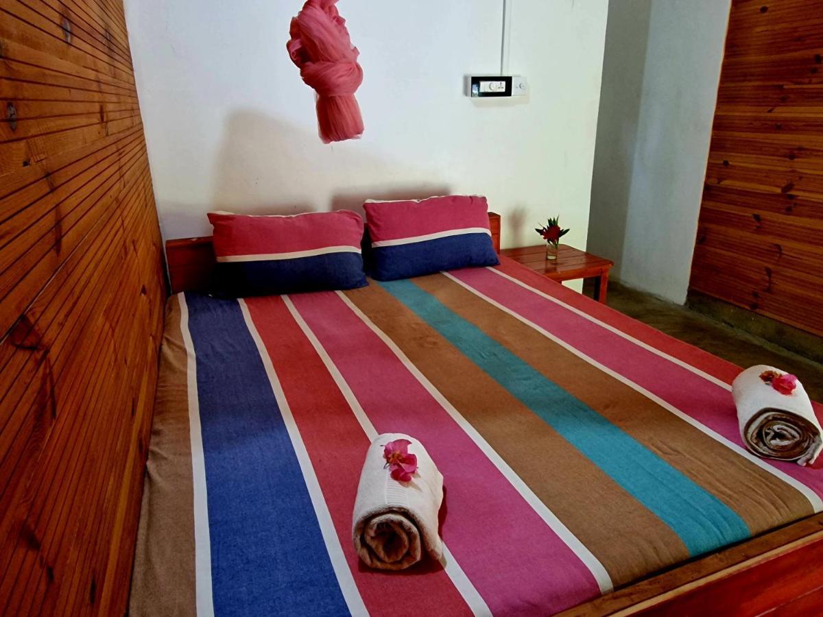 Walkers Hostel Trincomalee Exterior photo